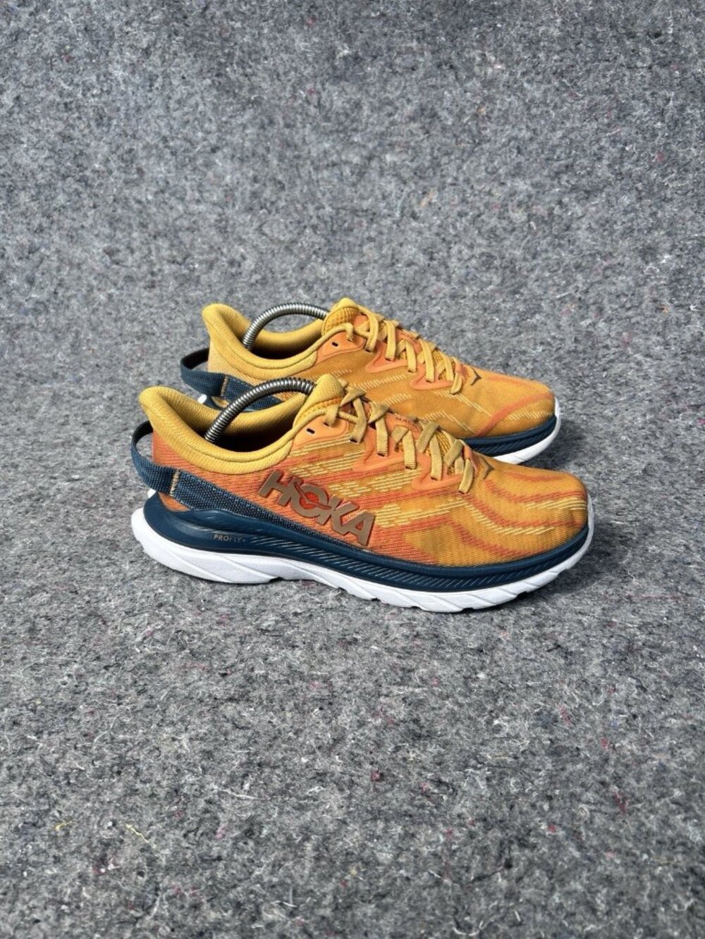 Hoka One One Mach Supersonic Camellia / Radiant Yellow Size 9.5 B Sneakers